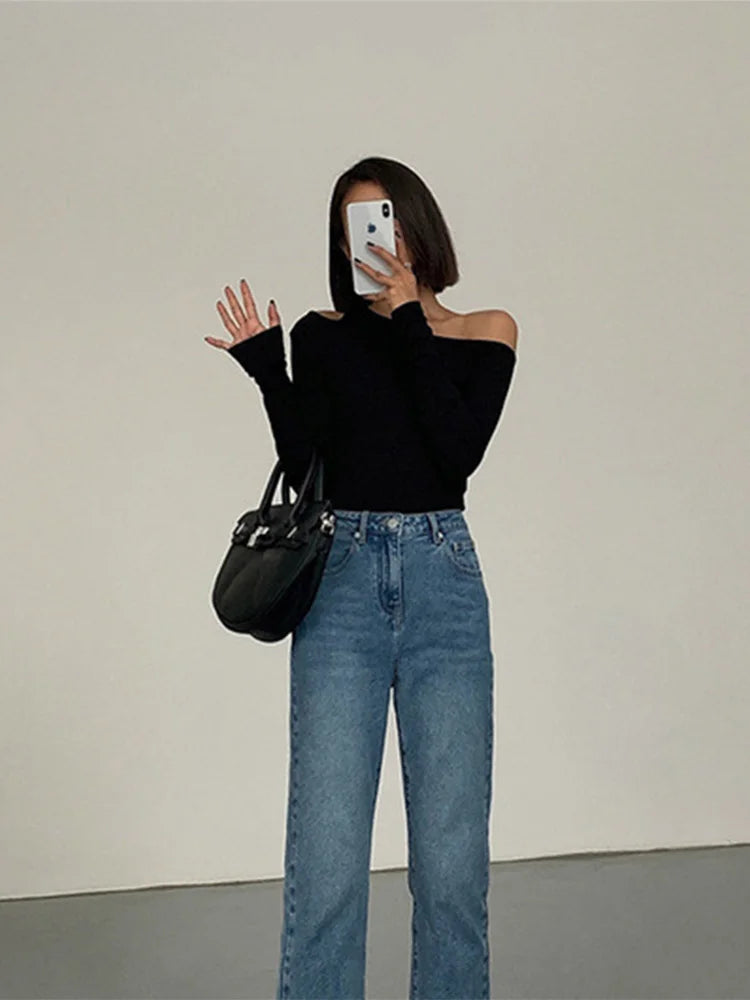 Off-shoulder Long-sleeved Top