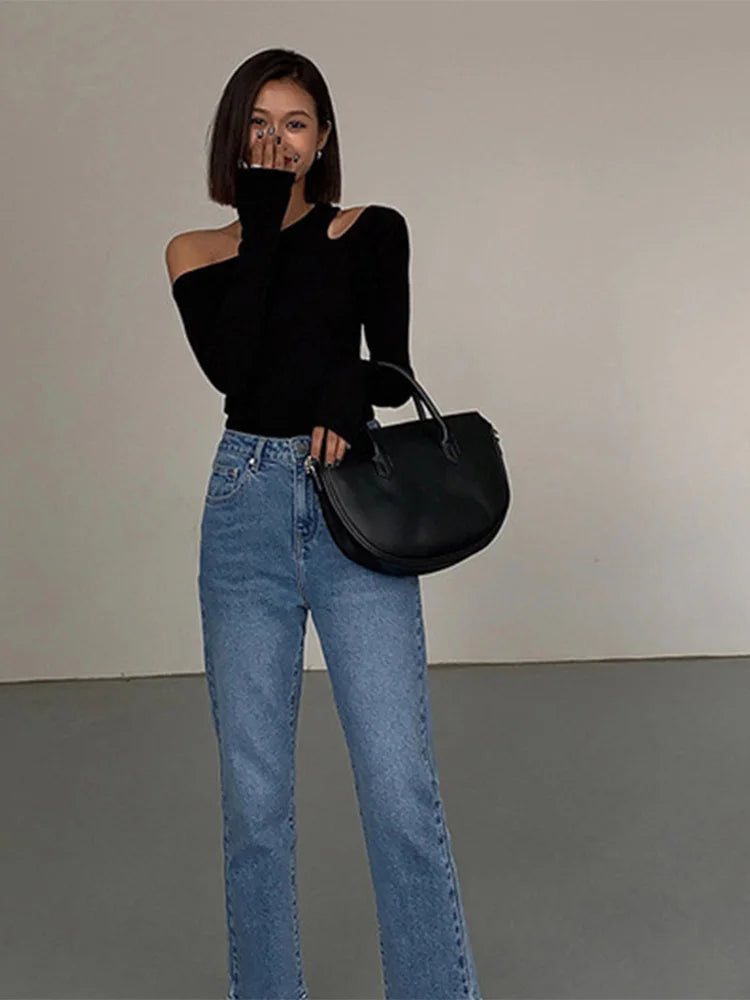 Off-shoulder Long-sleeved Top